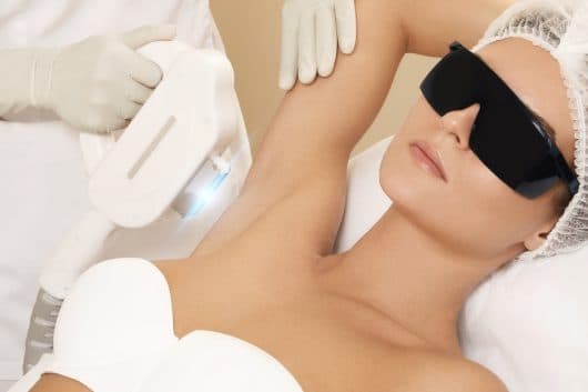 Dauerhafte Laser-Haarentfernung mit Diodenlaser im Kosmetikstudio DAISY JUNE in Freiberg am Neckar bei Ludwigsburg