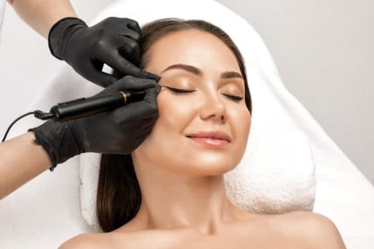 Permanent Make up Ludwigsburg: Powder Brows, Lippen und Eyeliner bei DAISY JUNE in Freiberg am Neckar