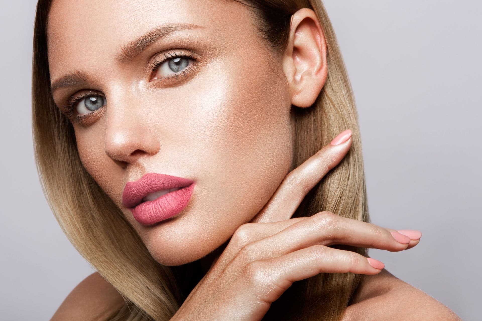 Aqua Facial: Gesichtsbehandlung Superglow bei DAISY JUNE in Freiberg am Neckar bei Ludwigsburg